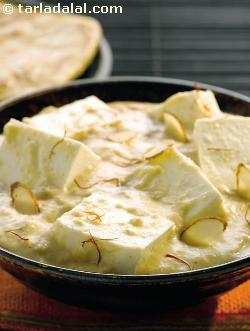 Peshawari Paneer, a rich creamy mildly spiced subzi of paneer cubes in a cashew based white gravy.