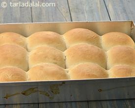 Ladi Pav, Eggless Homemade Laadi Pav Buns Recipe | By Tarla Dalal ...