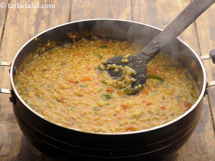 Fada Ni Khichdi Gujarati Recipe Daliya Khichdi Broken Wheat