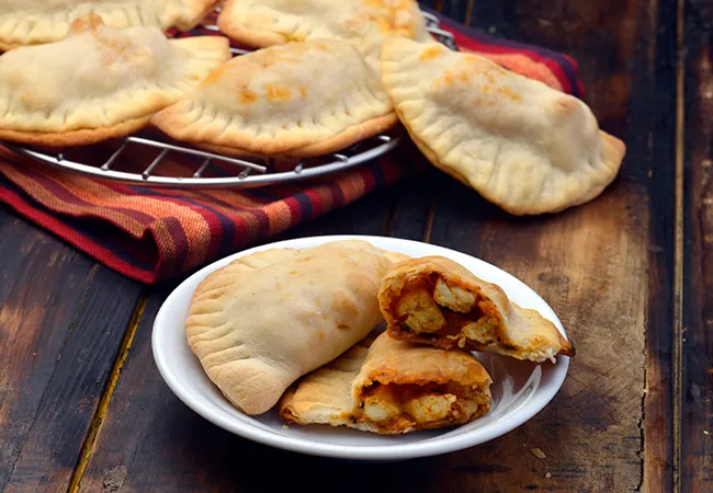 Tandoori Paneer Calzone, Veg Paneer Calzone
