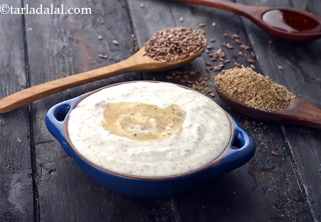 flax seeds with curd and honey recipe | flax seeds with curd and strawberry | flax seeds with curd | best way to eat flax seeds |