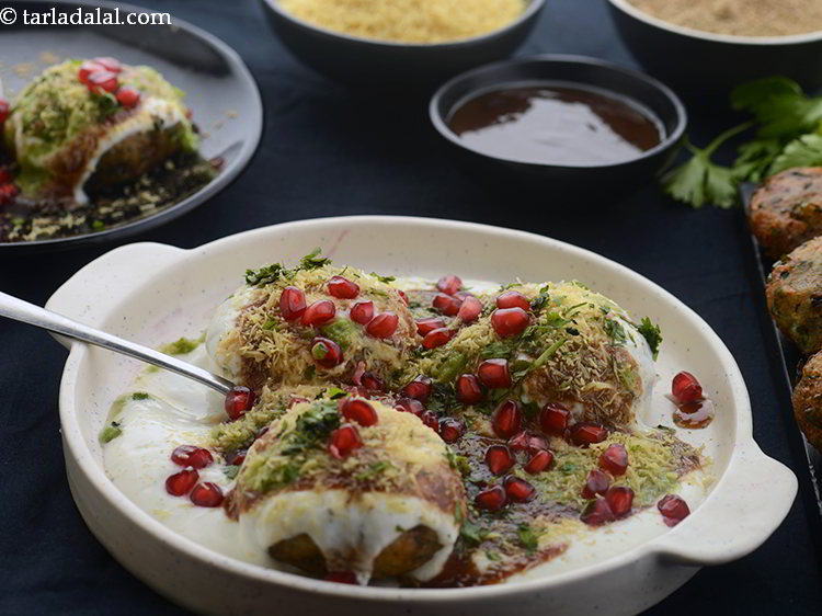 Aloo Tikki Chaat Recipe | Delhi Style Aloo Tikki Chaat | Street Style ...