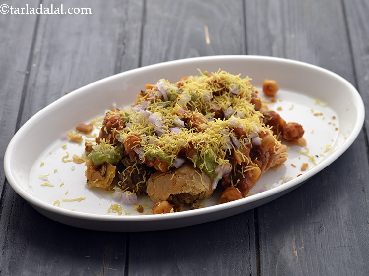 Chole Samosa Chaat recipe, Samosa Chaat Recipe with Chole