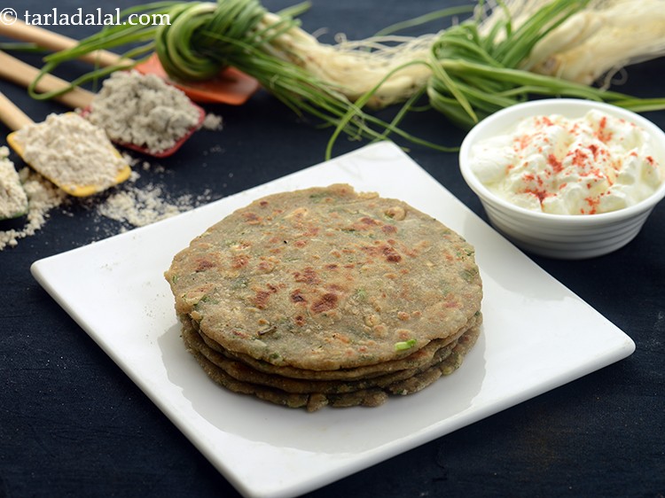 हर लहस न क र ट र स प ग र न ग र ल क र ट Green Garlic Roti In Hindi