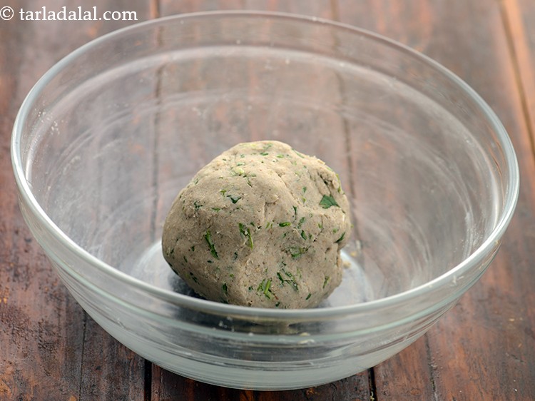 हर लहस न क र ट र स प ग र न ग र ल क र ट Green Garlic Roti In Hindi