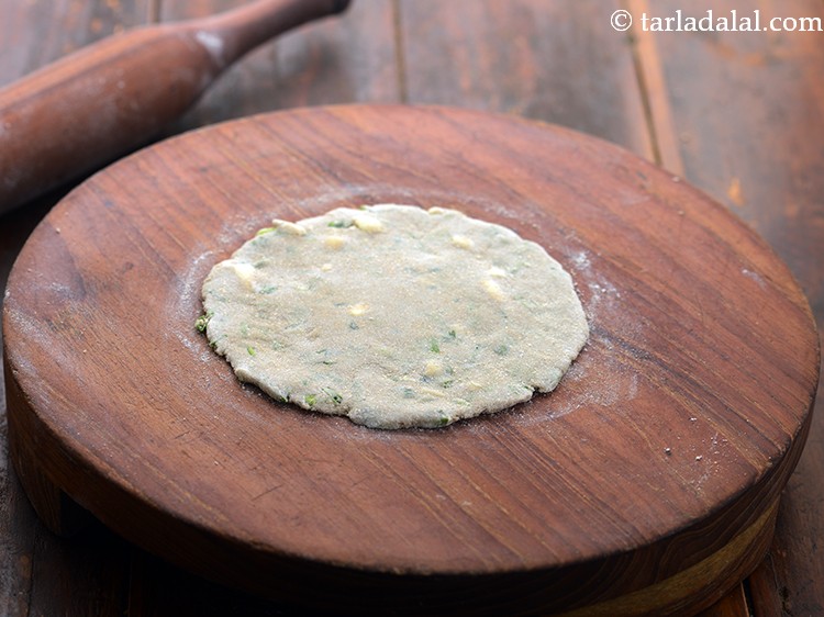 हर लहस न क र ट र स प ग र न ग र ल क र ट Green Garlic Roti In Hindi