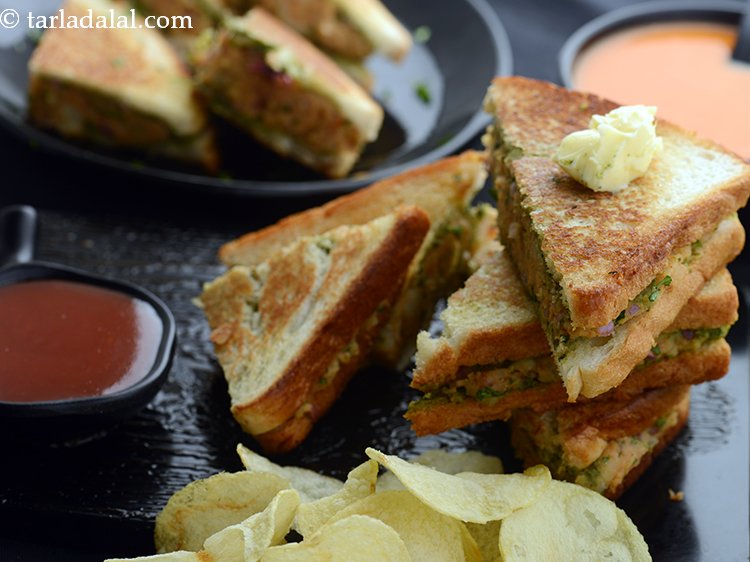 potato sandwich | aloo sandwich | aloo sandwich made on tawa