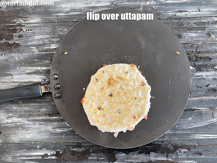 अन यन टम ट उपत तपम टम ट अन यन उत तप र स प Onion Tomato Uttapam Tomato Onion Uttapa Recipe In Hindi