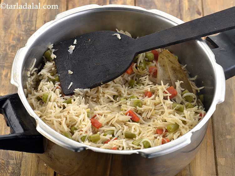 प र शर क कर व ह ज प ल व र स प Veg Pulao In Pressure Cooker Recipe In Hindi