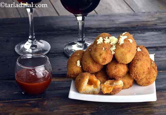 आलू चीज़ क्रोकैट्स् - Aloo Cheese Croquettes, Potato and Cheese Rolls