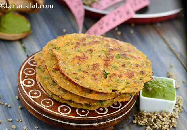 Bajra, Carrot and Onion Uttapa