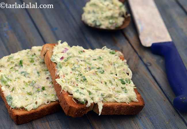 Creamy Alfalfa Sprouts and Apple On Toast