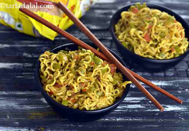 वेजिटेबल मैगी नूडल्स रेसिपी | वेजिटेबल मसाला मैगी | मसाला मैगी | मुंबई की स्ट्रीट स्टाइल मसाला मैगी - Vegetable Masala Maggi, Masala Maggi Noodle