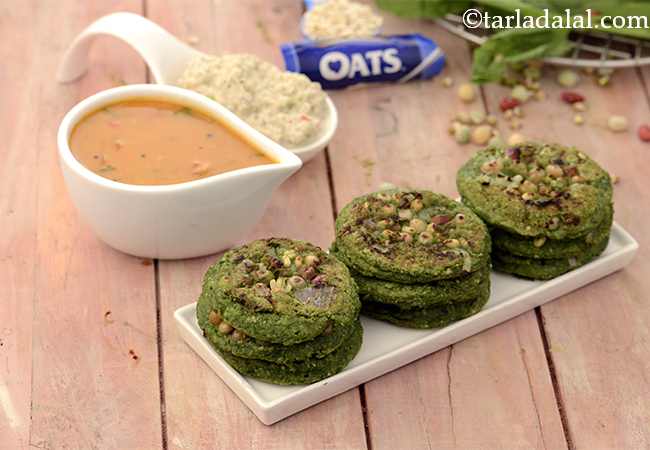 Oats Palak and Sprouts Mini Uttapa