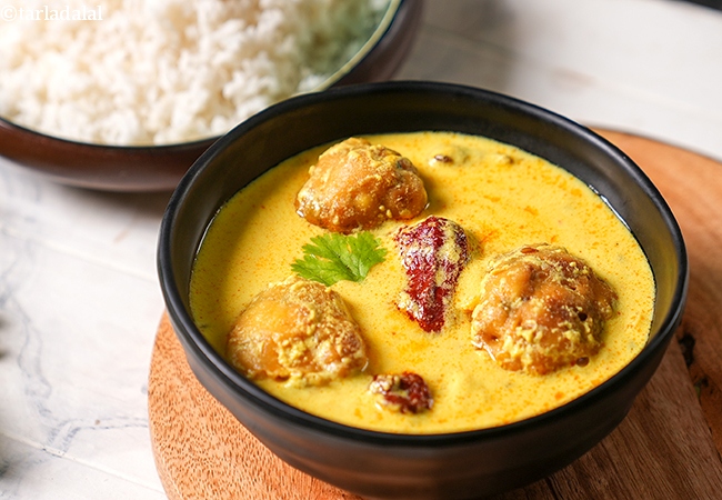 Rajasthani pakoda kadhi recipe | Rajasthani kadhi pakora