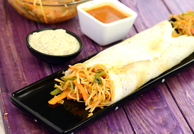 Schezuan Chopsuey Dosa, Mumbai Roadside Schezwan Dosa Recipe