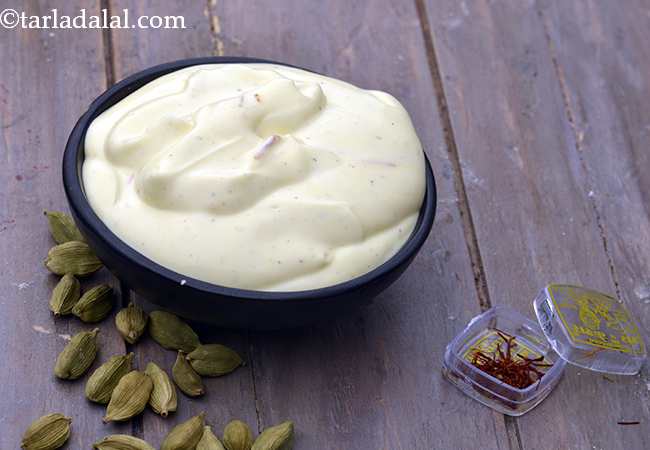 Sugar Free Shrikhand, Low- Fat Kesar Elaichi Shrikhand