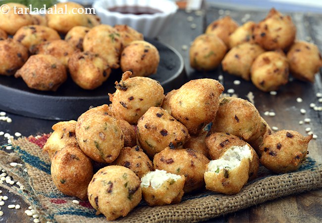 Urad Dal and Onion Pakodas