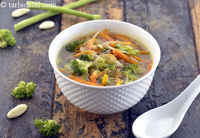  ब्रॉकली ब्रोथ - Broccoli Broth, Healthy Clear Broccoli Carrot Soup 