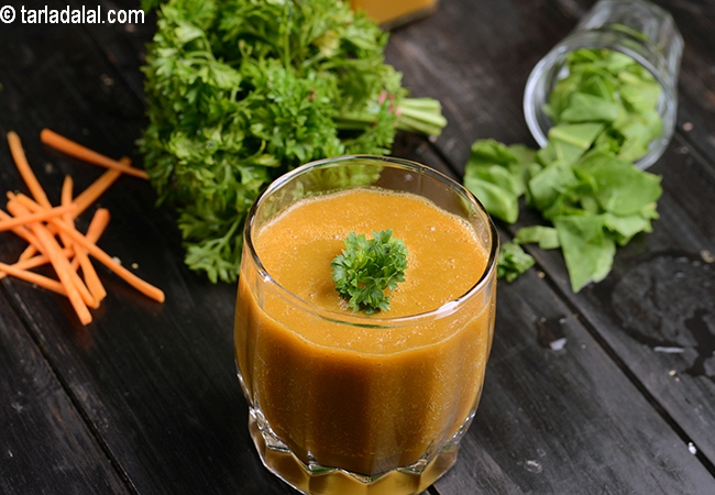 carrot, spinach and parsley juice recipe | Indian carrot parsley juice | spinach carrot celery juice for detox |