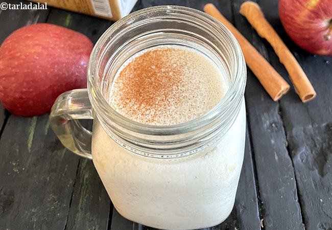 oats apple almond milk smoothie recipe | Indian apple and oats breakfast smoothie | healthy cinnamon apple smoothie with oats |