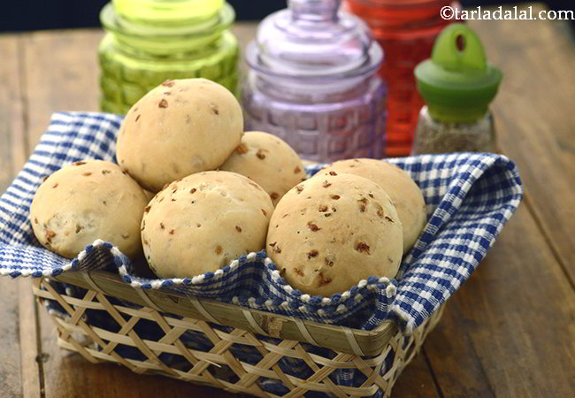  Onion and Jeera Buns